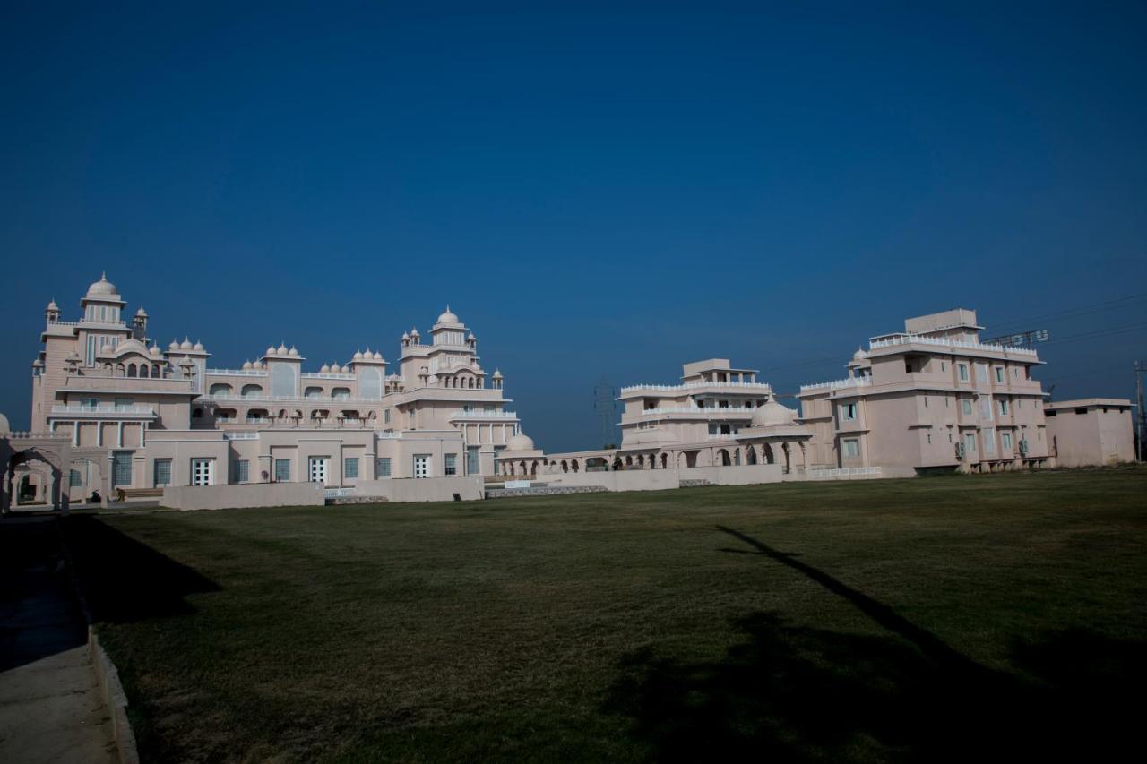 The Utopia Resort Sanchi Exterior photo
