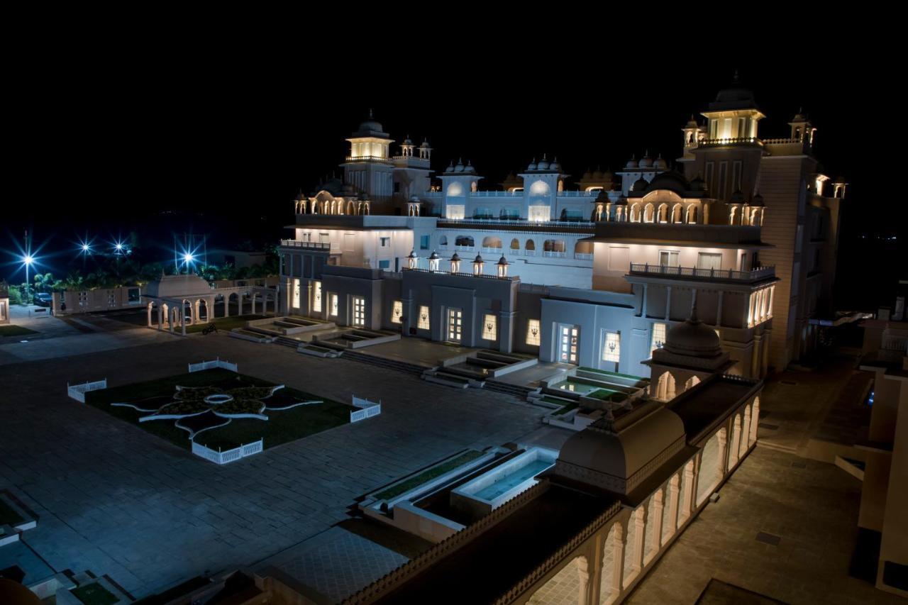 The Utopia Resort Sanchi Exterior photo